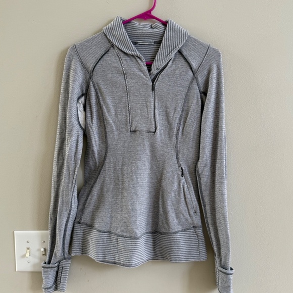 Lululemon Think Fast Pullover, Size 6 - Picture 2 of 4